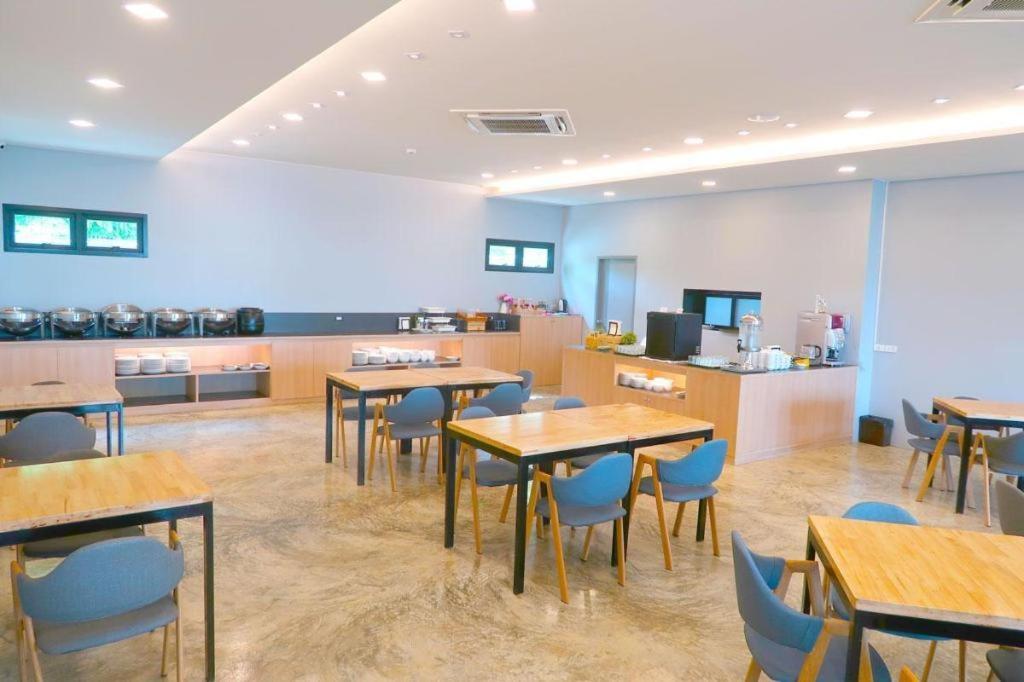 Sans Hotel Ratchaburi Bagian luar foto