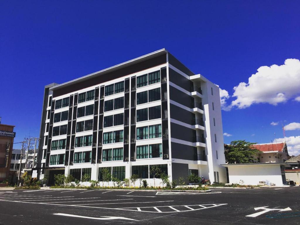 Sans Hotel Ratchaburi Bagian luar foto