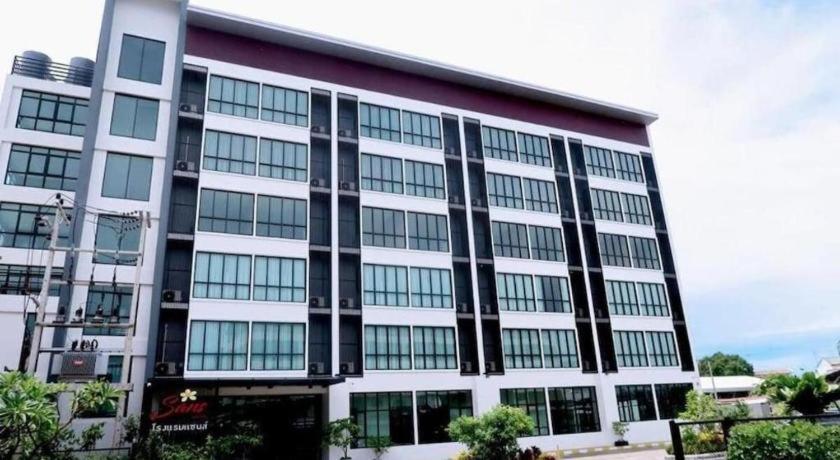 Sans Hotel Ratchaburi Bagian luar foto