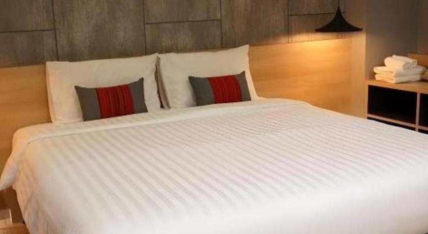 Sans Hotel Ratchaburi Bagian luar foto