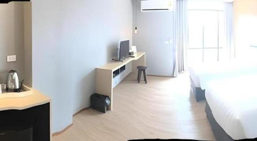 Sans Hotel Ratchaburi Bagian luar foto